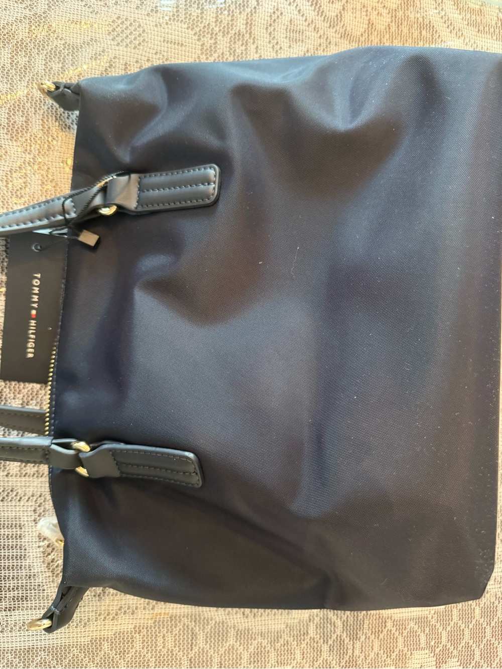 Tommy Hilfiger Navy Handbag with Red & White Trim - Picture 2 of 5